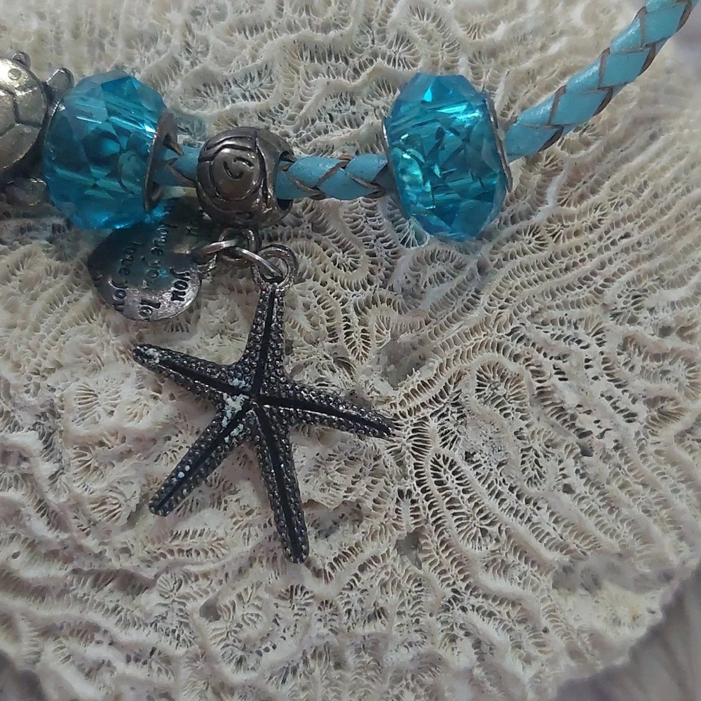 FASHION - Picture 4 of 6